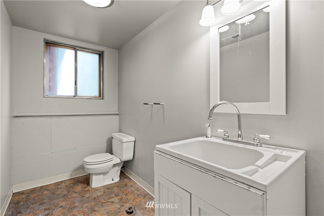 5926 148th Street Southwest Edmonds, WA 98026 - Photo 21 of 23 Gallery Image 21