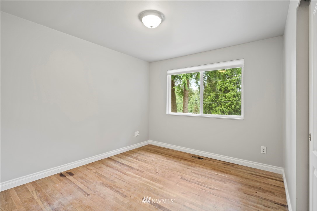 5926 148th Street Southwest Edmonds, WA 98026 - Photo 4 of 23 Gallery Image 4