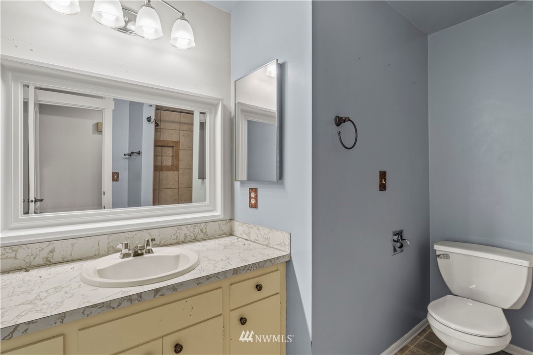 5926 148th Street Southwest Edmonds, WA 98026 - Photo 5 of 23 Gallery Image 5