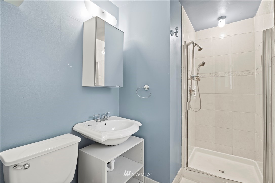 5926 148th Street Southwest Edmonds, WA 98026 - Photo 8 of 23 Gallery Image 8