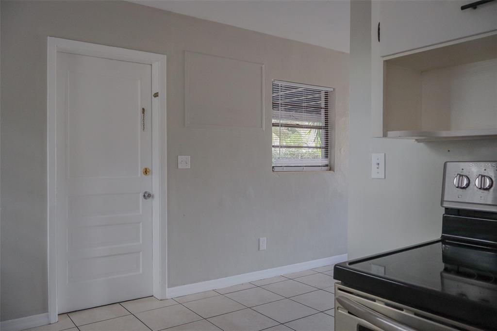 2708 Dixie Road Lakeland, FL 33801 - Photo 10 of 31 a view of an empty room and window