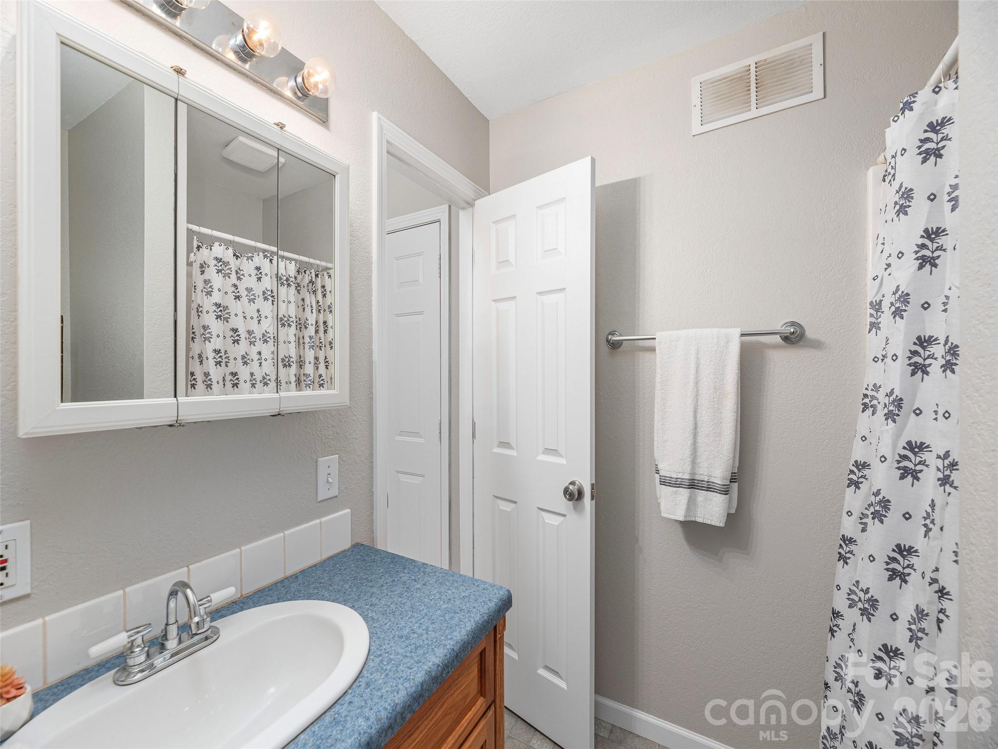 136 Assembly Street Waynesville, NC 28786 - Photo 25 of 36