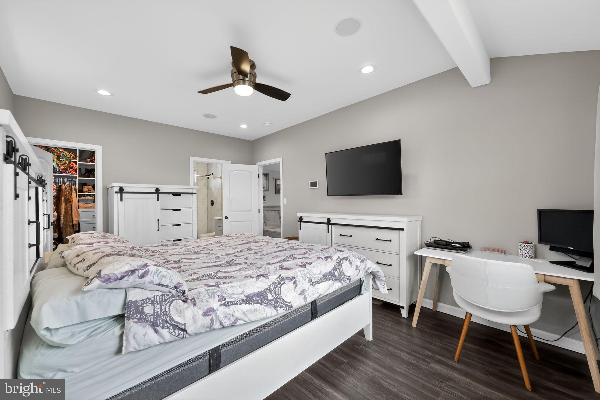 41 Stream Lane Levittown, PA 19055 - Photo 15 of 30 Main bedroom