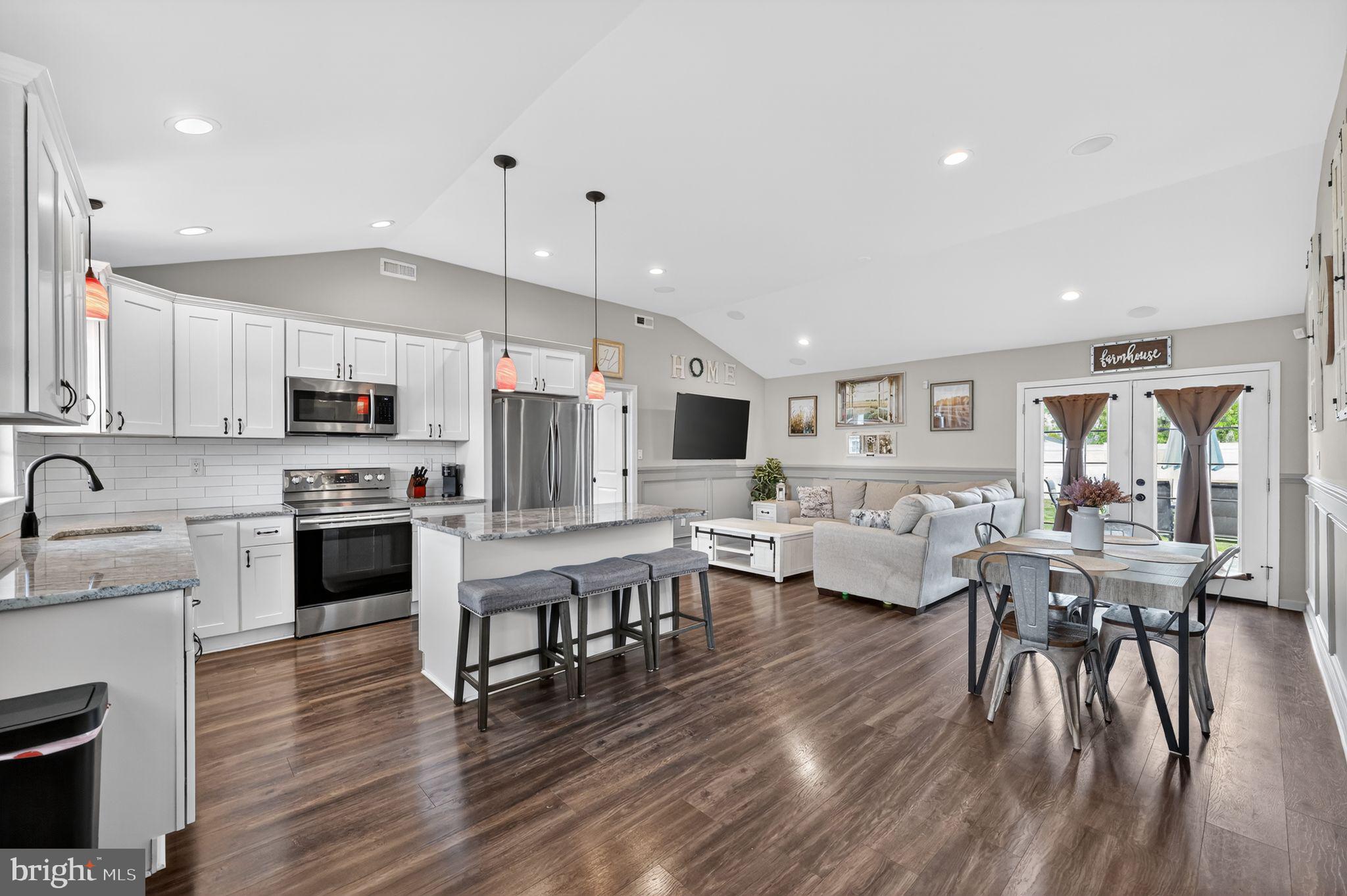 41 Stream Lane Levittown, PA 19055 - Photo 3 of 30