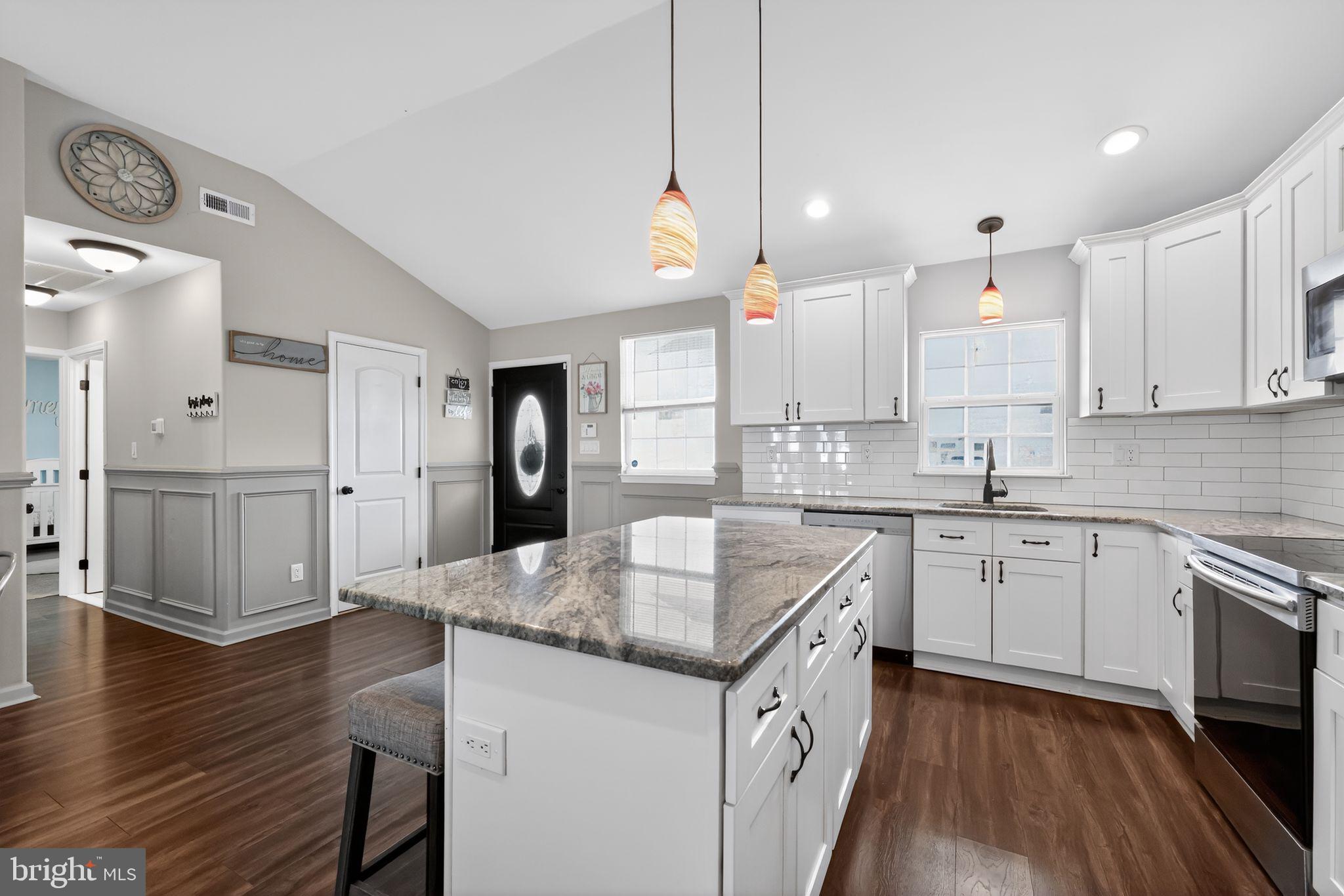 41 Stream Lane Levittown, PA 19055 - Photo 4 of 30