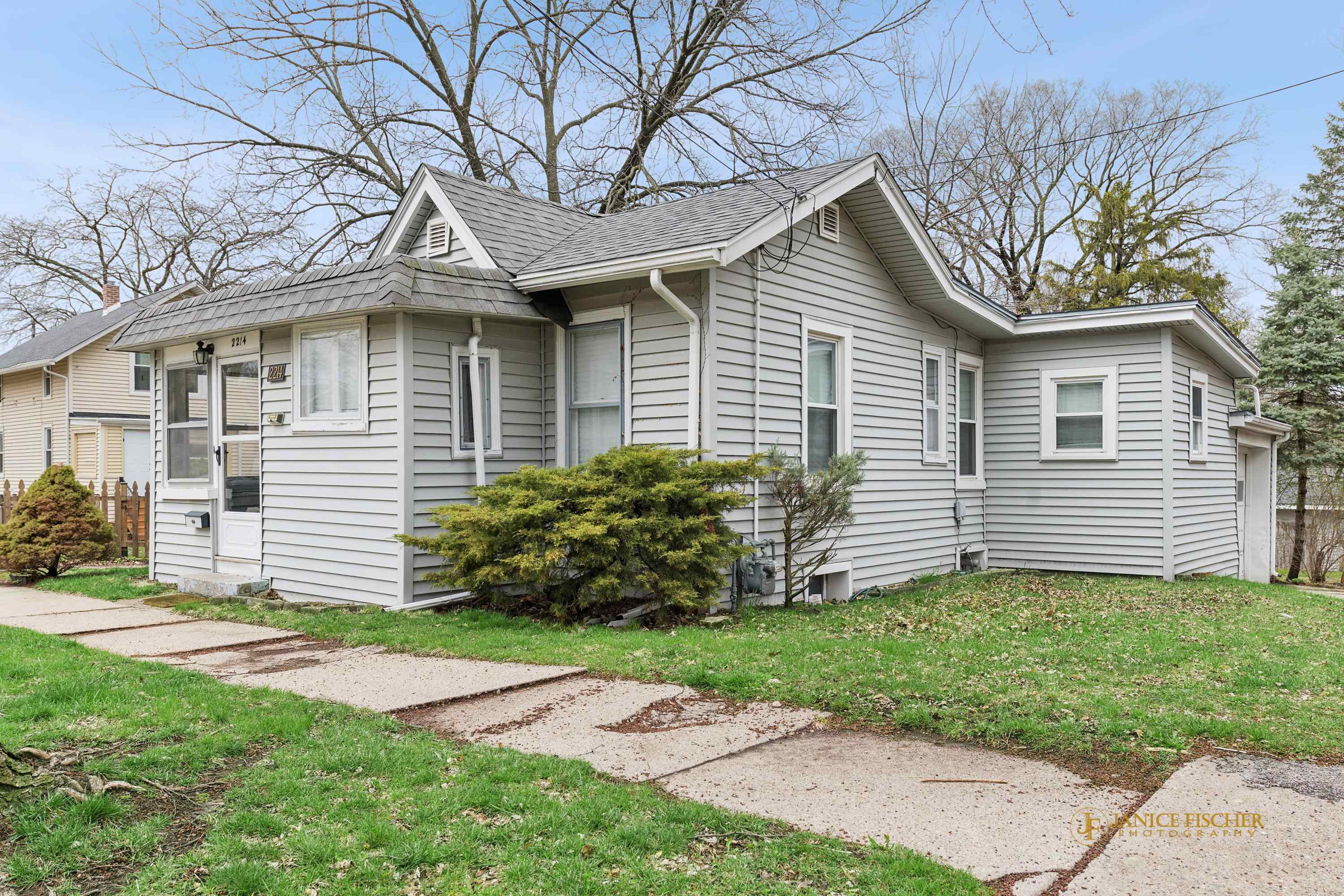 2214 Jackson Street Rockford, IL 61107 - Photo 1 of 11