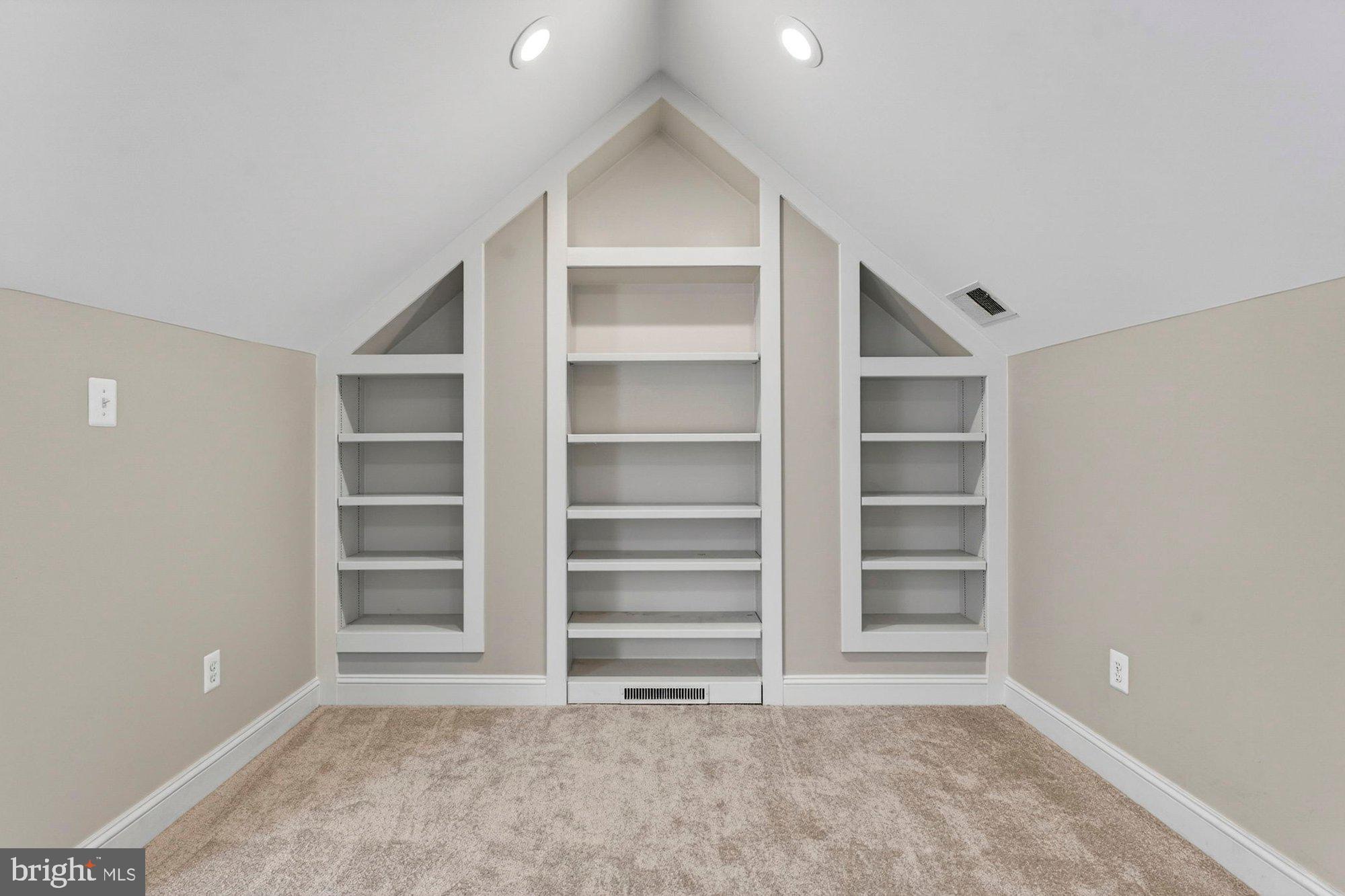 1424 Wynhurst Lane Vienna, VA 22182 - Photo 37 of 113