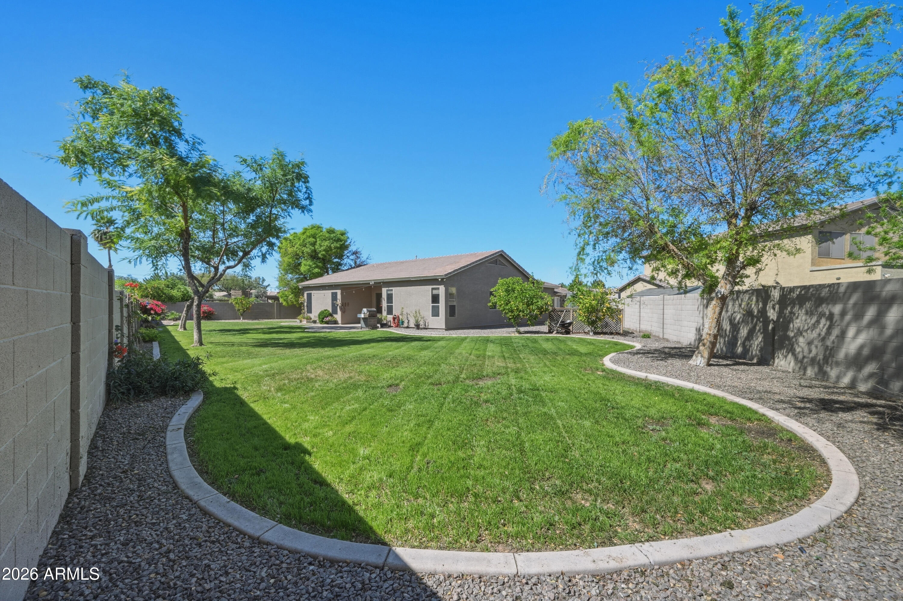 557 South Lemon Court Gilbert, AZ 85296 - Photo 31 of 39 31_036_dsc_7033