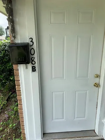 a view of walk in closet