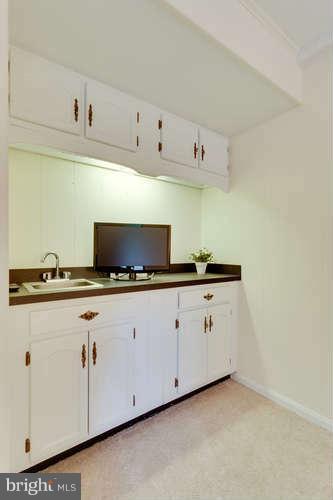 9028 Edgepark Road Vienna, VA 22182 - Photo 13 of 30 Interior (General)