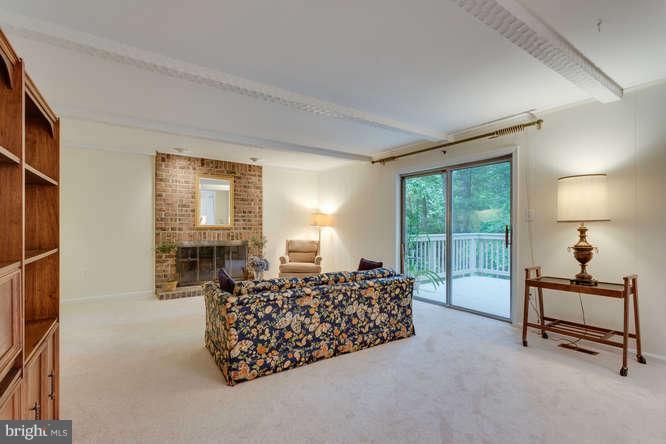 9028 Edgepark Road Vienna, VA 22182 - Photo 14 of 30 Family Room