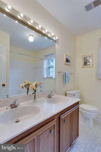 9028 Edgepark Road Vienna, VA 22182 - Photo 19 of 30 Interior (General)