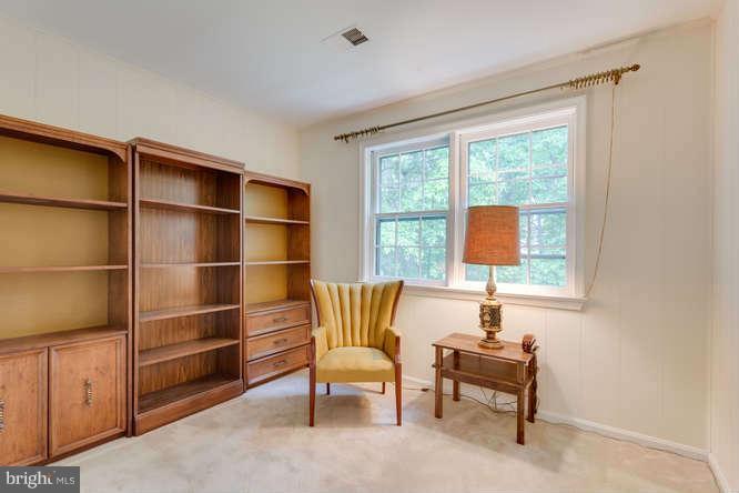 9028 Edgepark Road Vienna, VA 22182 - Photo 21 of 30 Bedroom