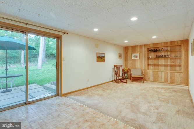 9028 Edgepark Road Vienna, VA 22182 - Photo 25 of 30 Family Room