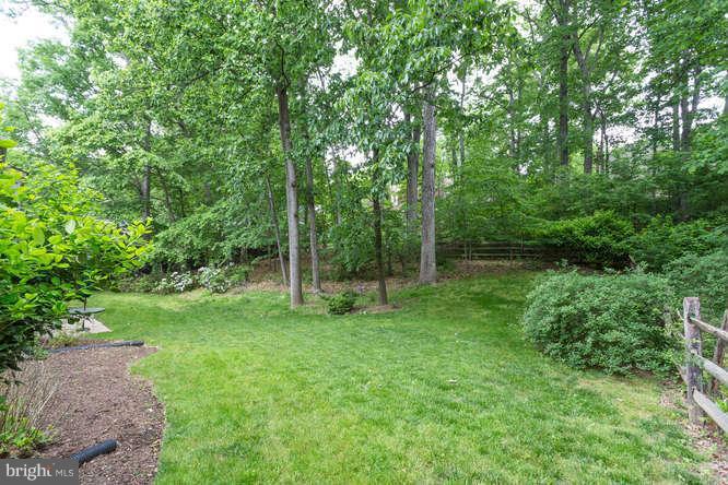 9028 Edgepark Road Vienna, VA 22182 - Photo 28 of 30 Exterior (Rear)