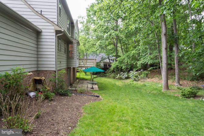 9028 Edgepark Road Vienna, VA 22182 - Photo 29 of 30 Exterior (Rear)