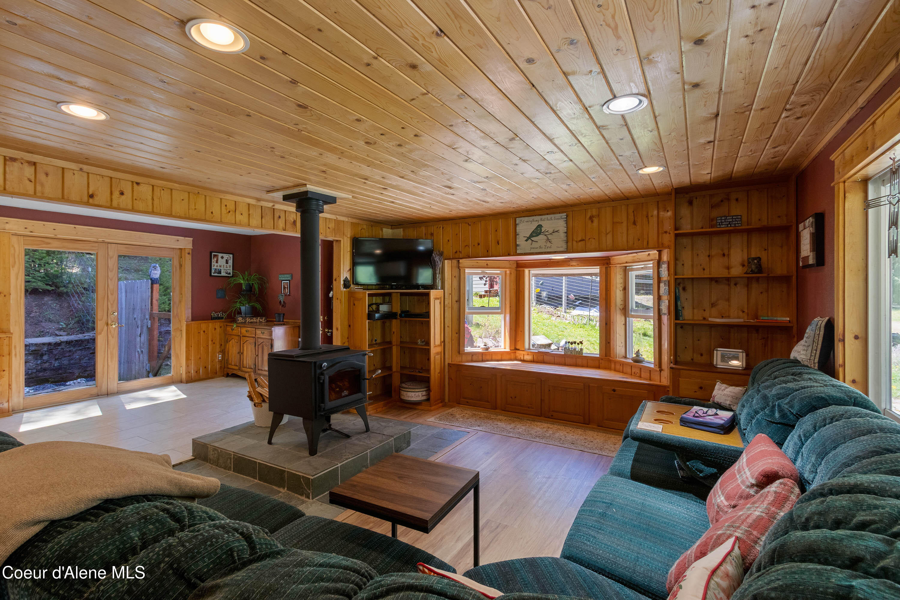 202 Fry Creek Road Sagle, ID 83860 - Photo 5 of 55 IMG_3956