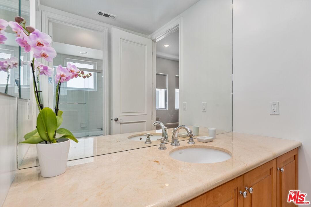 3609 Esplanade Marina del Rey, CA 90292 - Photo 17 of 33