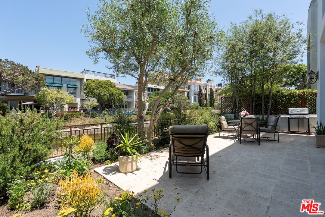 3609 Esplanade Marina del Rey, CA 90292 - Photo 3 of 33