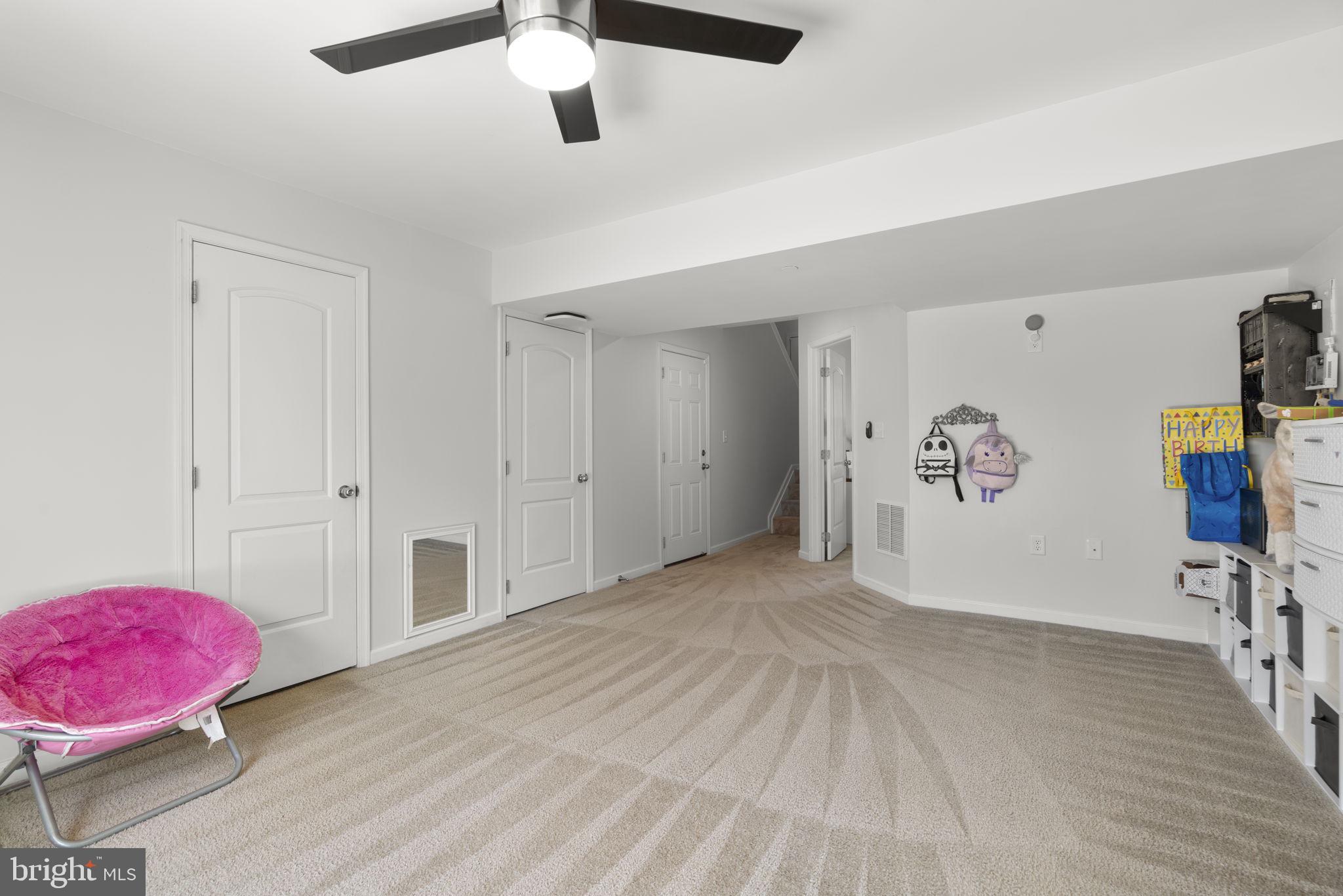 465 Carvel Beach Road Carvel Beach, MD 21226 - Photo 19 of 30 a view of a livingroom with wooden floor