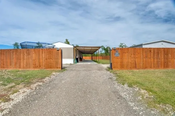 $1,100 | 505 Road 5202 Cleveland Tx 77327, Cleveland, TX 77327