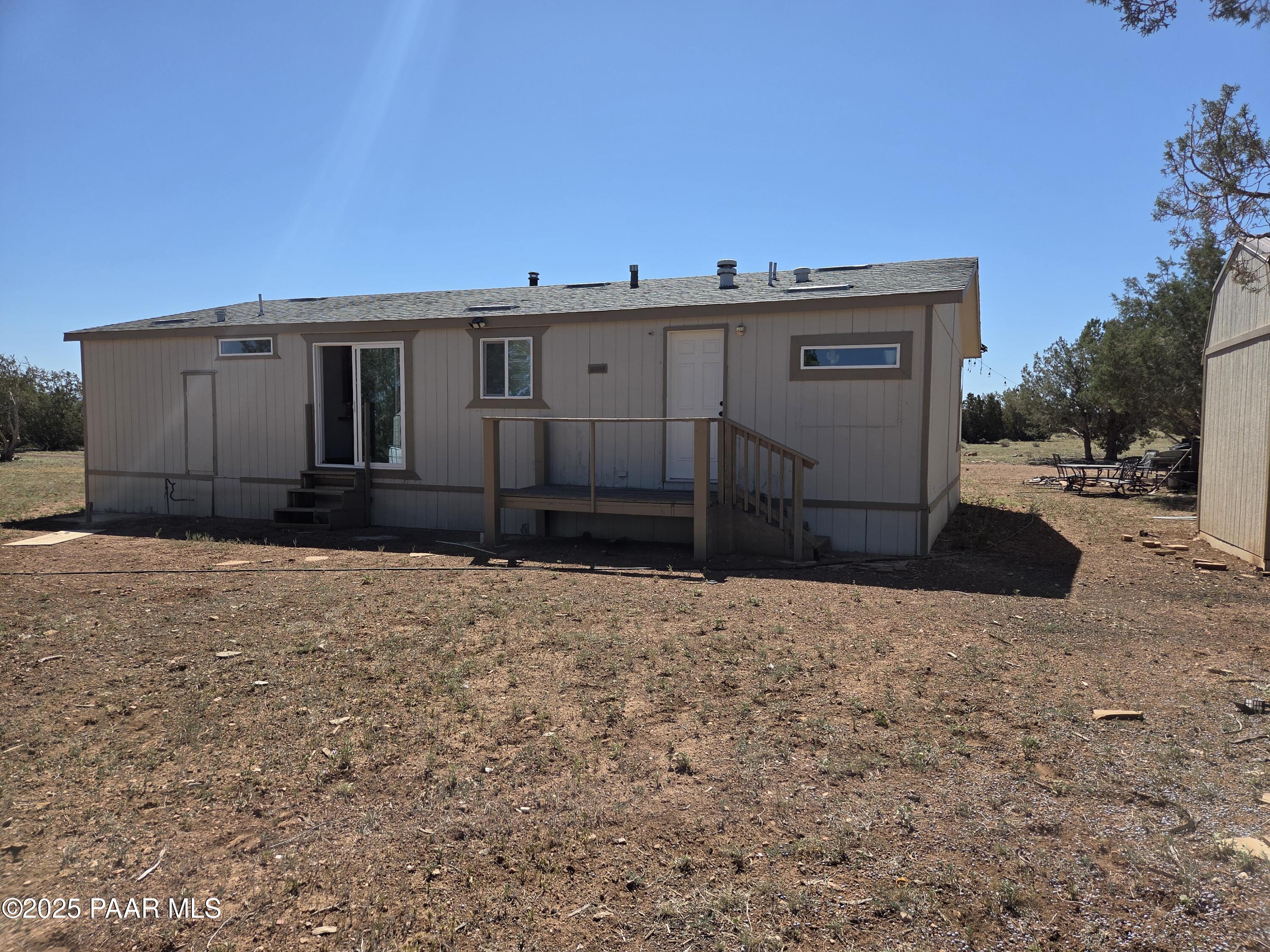 42650 North Wayne Road Ash Fork, AZ 86320 - Photo 11 of 37 a view of a house
