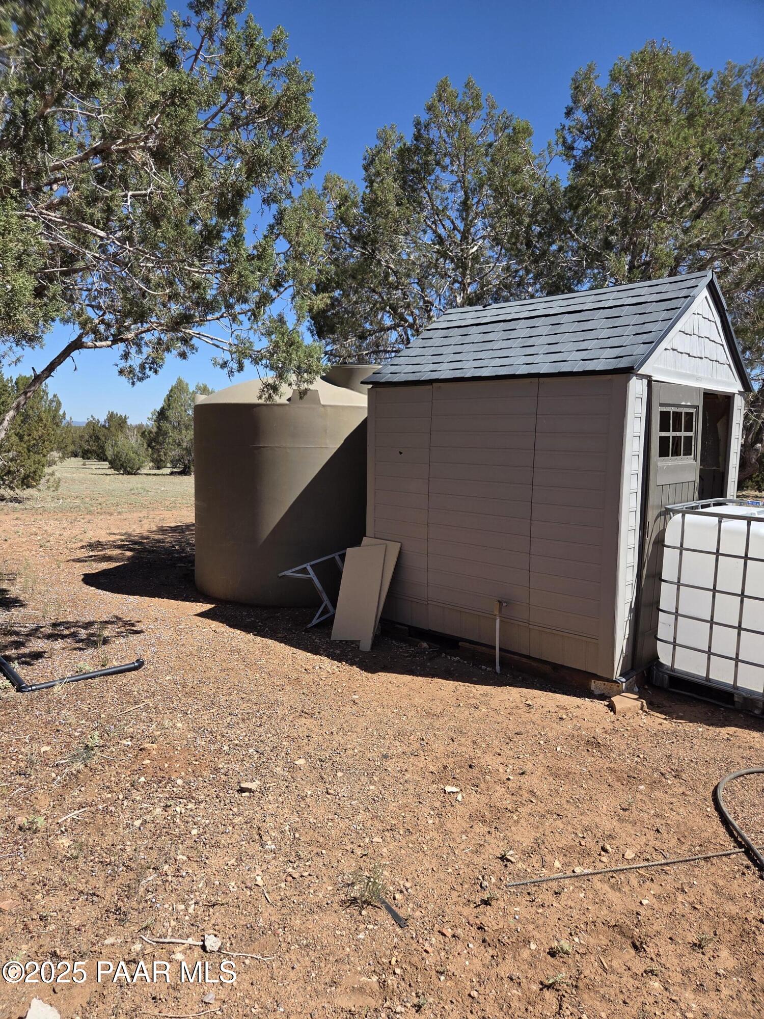 42650 North Wayne Road Ash Fork, AZ 86320 - Photo 12 of 37 a house view with a outdoor space