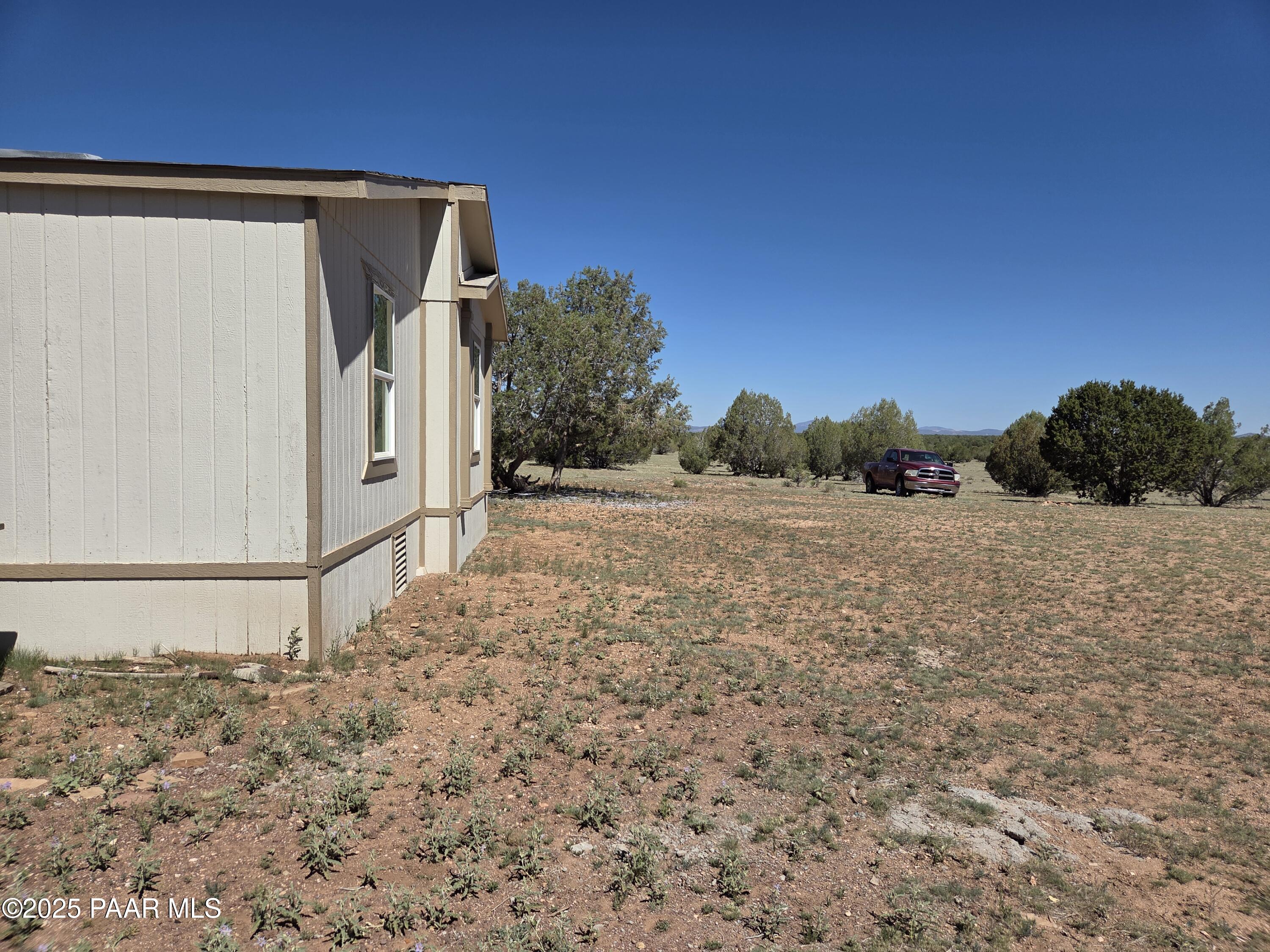 42650 North Wayne Road Ash Fork, AZ 86320 - Photo 5 of 37 a view of a outdoor space