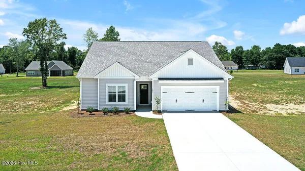 $369,900 | 405 Alice Lane, Burgaw, NC 28425
