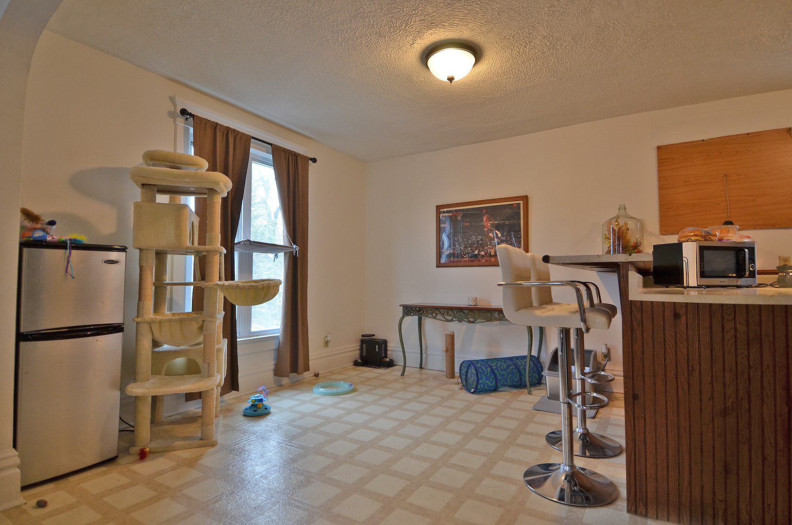1248 Ottawa Avenue Ottawa, IL 61350 - Photo 14 of 20 a view of livingroom with furniture and workspace