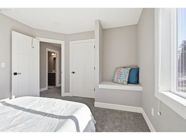 $430,000 | 16994 University Avenue, Sandy, OR 97055