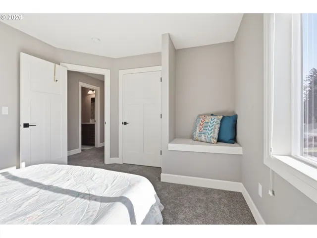 $430,000 | 16994 University Avenue, Sandy, OR 97055