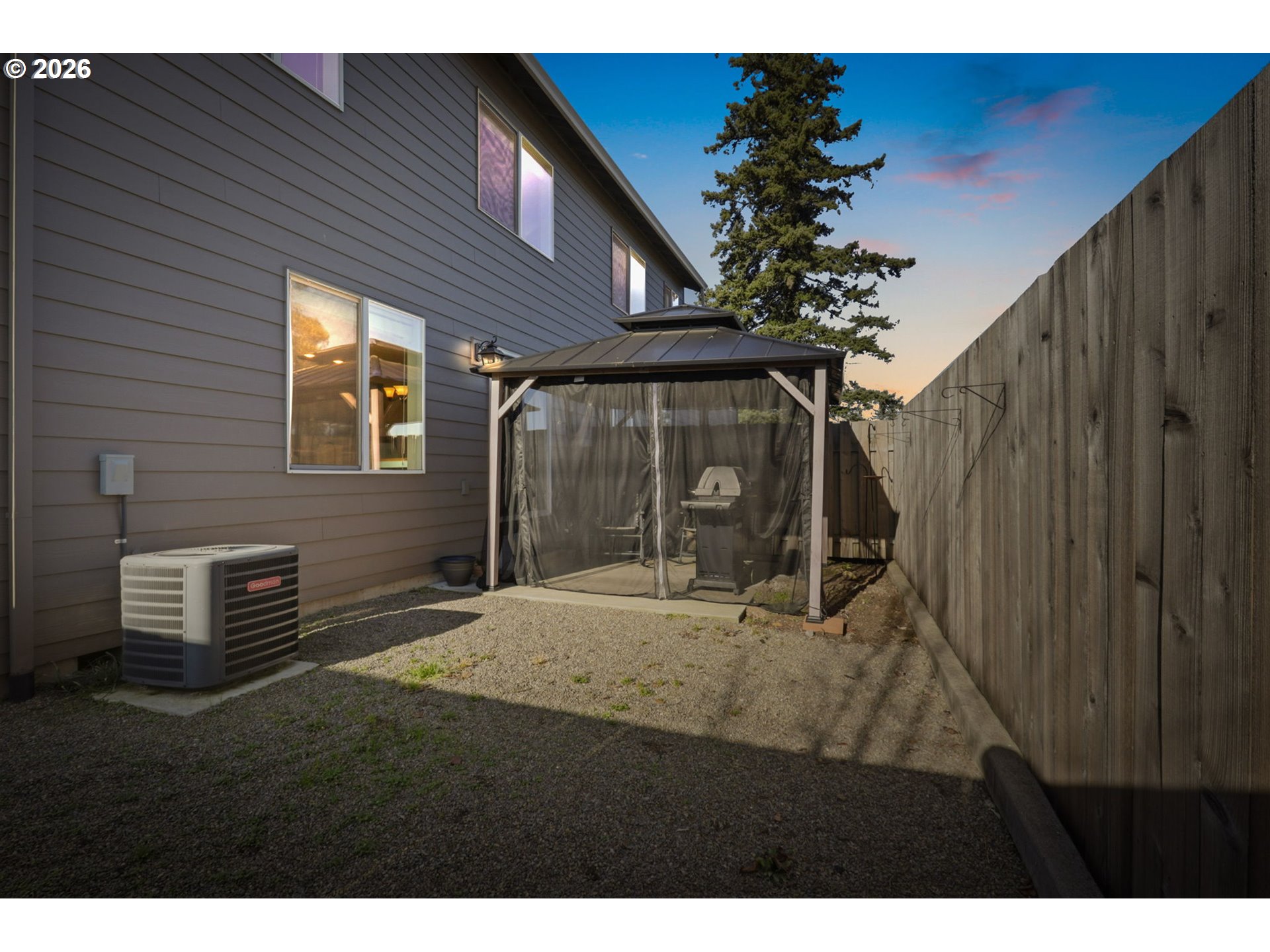 16994 University Avenue Sandy, OR 97055 - Photo 16 of 22 a backyard of a house