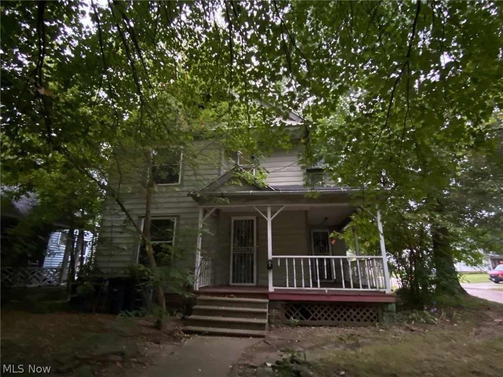 176 South Balch Street Akron, OH 44302 - Photo 1 of 25
