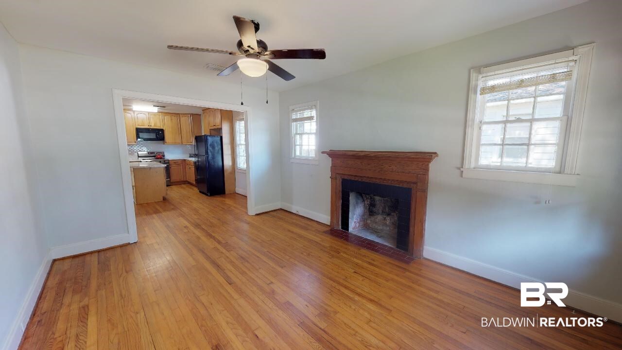 8 Crenshaw Street Mobile, AL 36606 - Photo 4 of 19