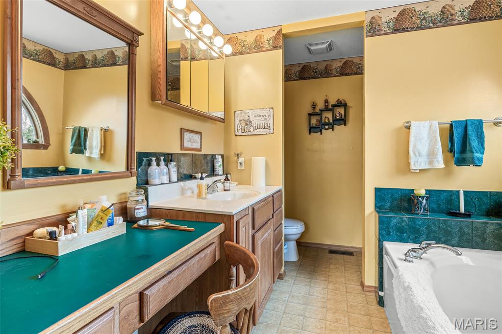 5050 Madison Road Farmington, MO 63640 - Photo 37 of 73