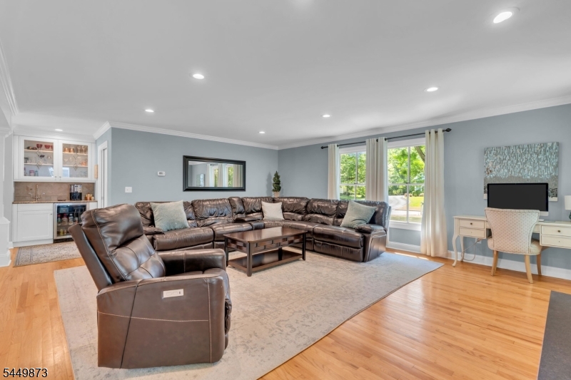 35 Castle Way Bernards, NJ 07920 - Photo 18 of 50 Gallery Image 18