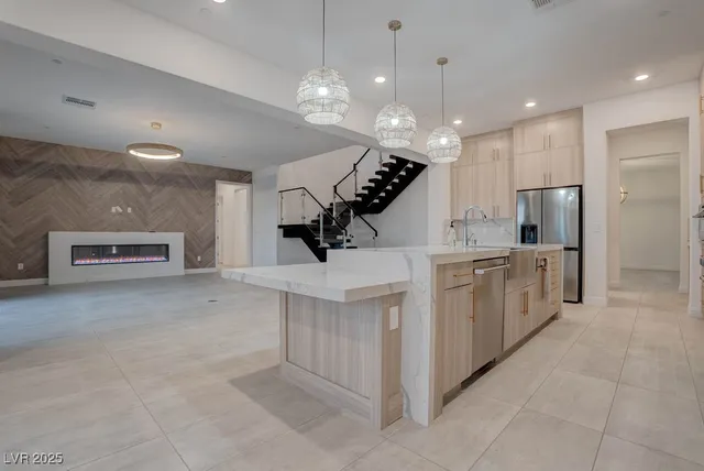 $7,500 | 230 Carmel Sky Street, Las Vegas, NV 89138