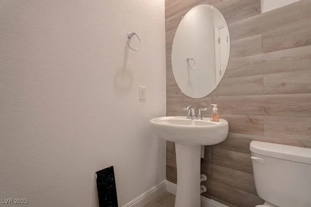 $7,500 | 230 Carmel Sky Street, Las Vegas, NV 89138