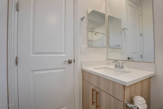 $7,500 | 230 Carmel Sky Street, Las Vegas, NV 89138