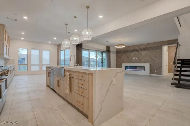 $7,500 | 230 Carmel Sky Street, Las Vegas, NV 89138