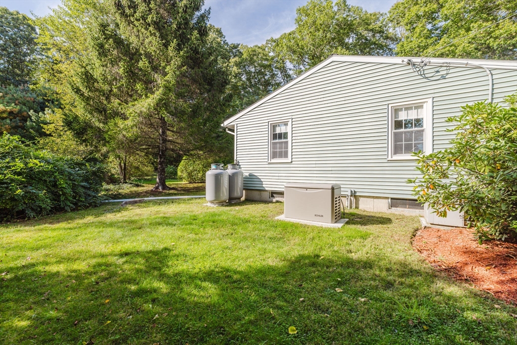 23 Colonial Way Rehoboth, MA 02769 - Photo 7 of 42