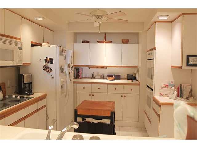 1905 Bay Road, Unit 212 Vero Beach, FL 32963 - Photo 12 of 24 Gallery Image 12