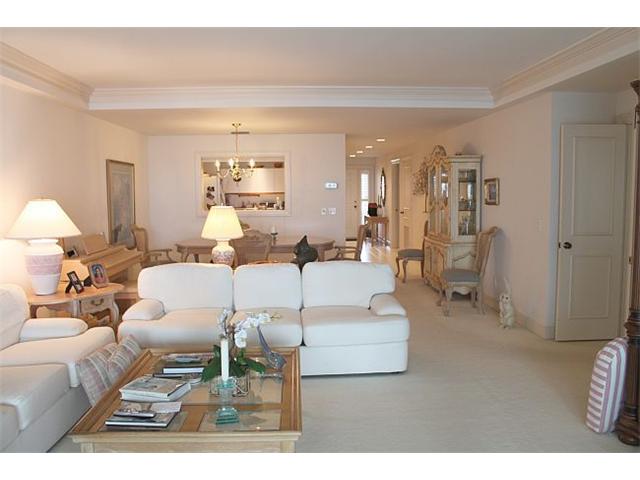 1905 Bay Road, Unit 212 Vero Beach, FL 32963 - Photo 8 of 24 Gallery Image 8