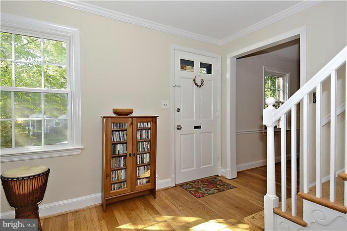 321 Penwood Road Silver Spring, MD 20901 - Photo 2 of 22 Entry and Stairs