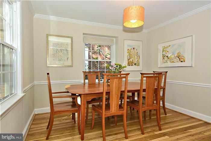 321 Penwood Road Silver Spring, MD 20901 - Photo 8 of 22 Dining Room