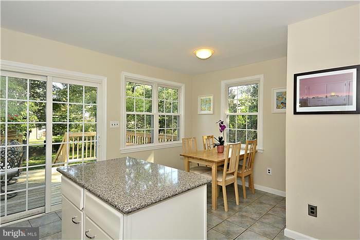 321 Penwood Road Silver Spring, MD 20901 - Photo 10 of 22 Table Space Kitchen