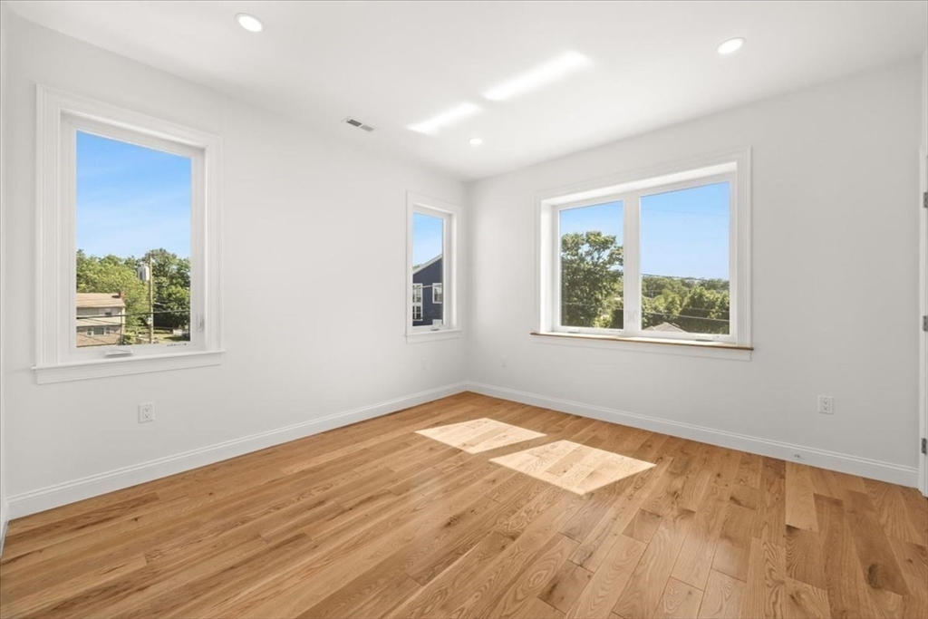 84 Post Island Road Quincy, MA 02169 - Photo 17 of 41