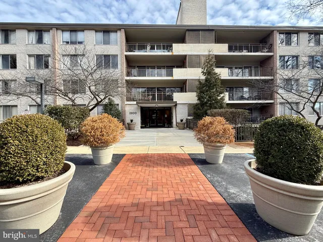 $2,300 | 2300 Riddle Avenue, Unit 208, Wilmington, DE 19806