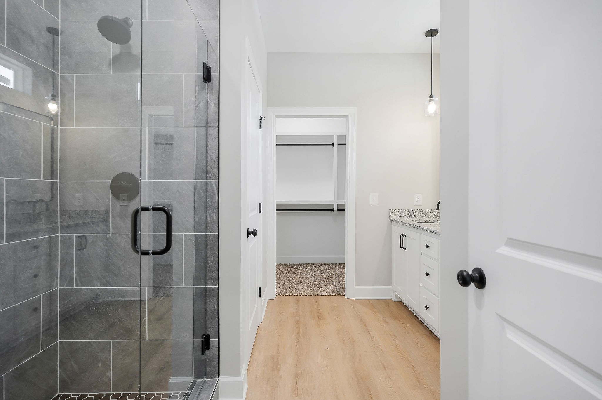 125 Reece Road Baxter, TN 38544 - Photo 14 of 31 a bathroom with a bathtub and a shower